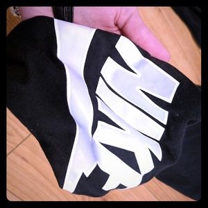 Black Nike leggings